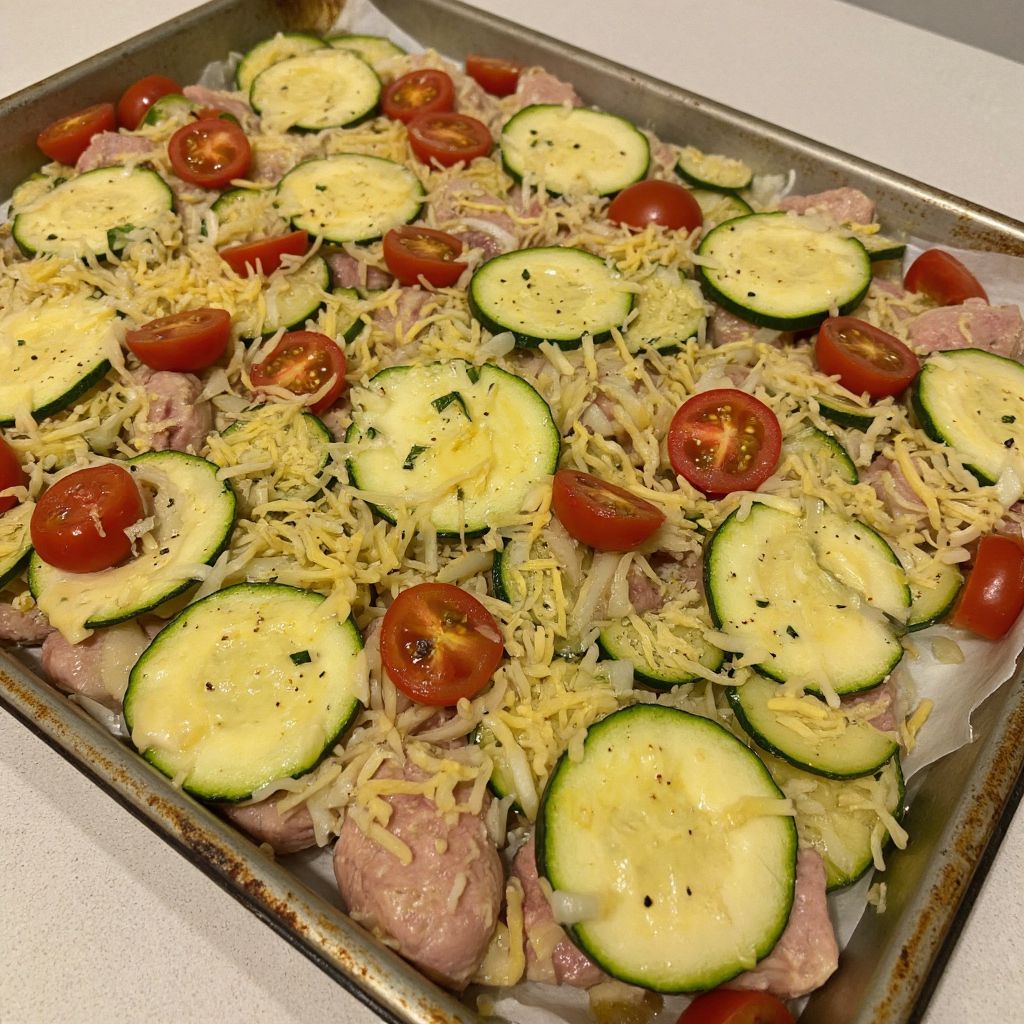 Запеканка со свининой и овощами