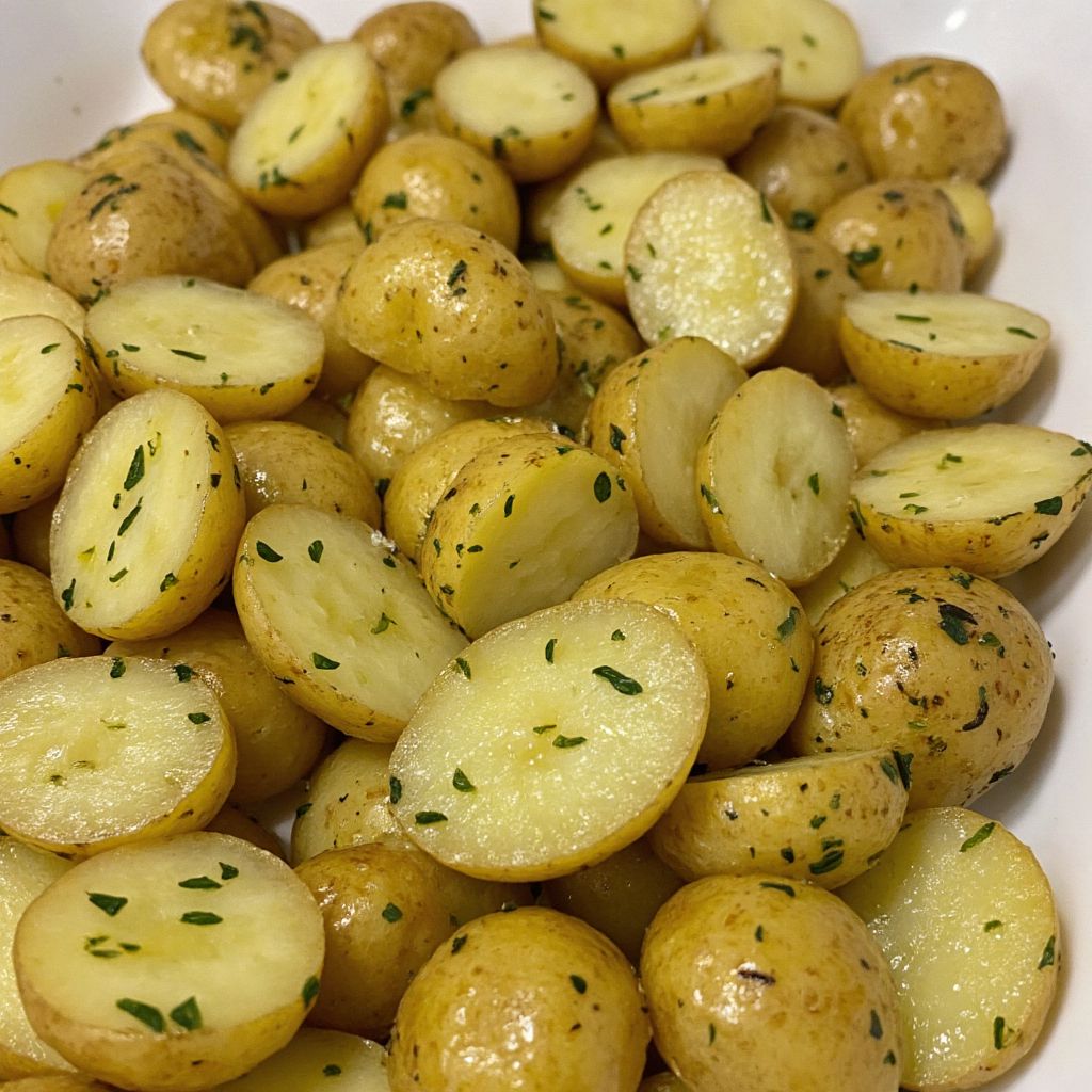 Картофель печеный с травами